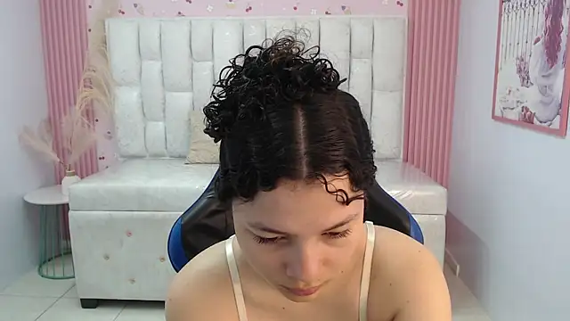 shalon diaz s online show from November 4, 2025, 1:10 pm