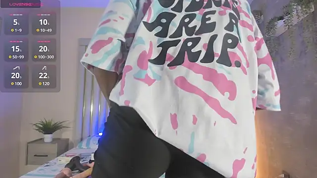 Liincostelloo online show from March 10, 2025, 7:40 pm