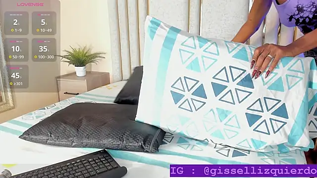 Liincostelloo online show from September 23, 2025, 8:01 pm