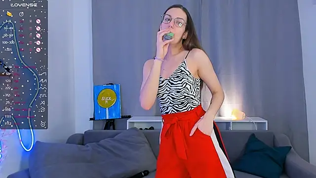 MaryKlein online show from February 6, 2025, 9:06 pm