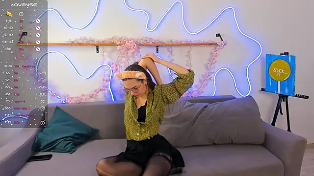 MaryKlein online show from February 9, 2025, 8:02 pm