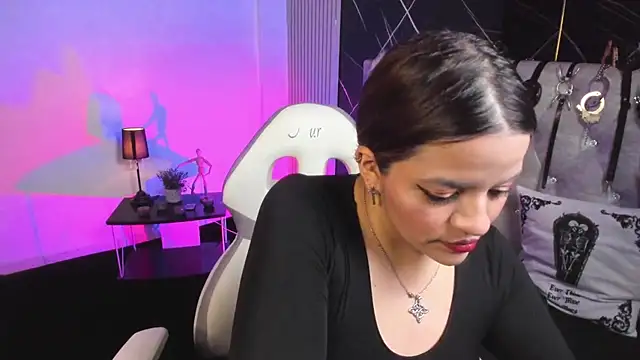 victoria  floyd online show from February 6, 2026, 8:12 pm