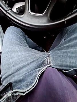 Nzino1983 online show from April 14, 2026, 5:19 pm