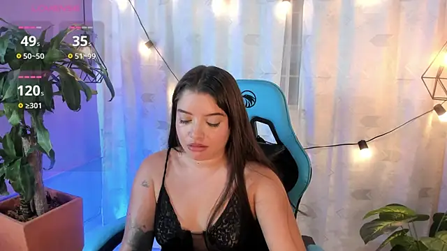 Lia little18 online show from May 15, 2026, 9:33 pm