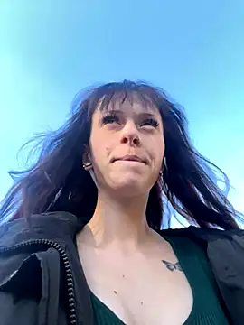 Snapshot of Ciara2004 chatting on November 7, 2025, 10:37 am Ciara2004 online show from November 7, 2025, 10:37 am