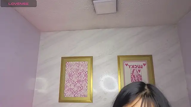 Snapshot of Paulette_v chatting on June 18, 2026, 1:04 pm Paulette v online show from June 18, 2026, 1:04 pm