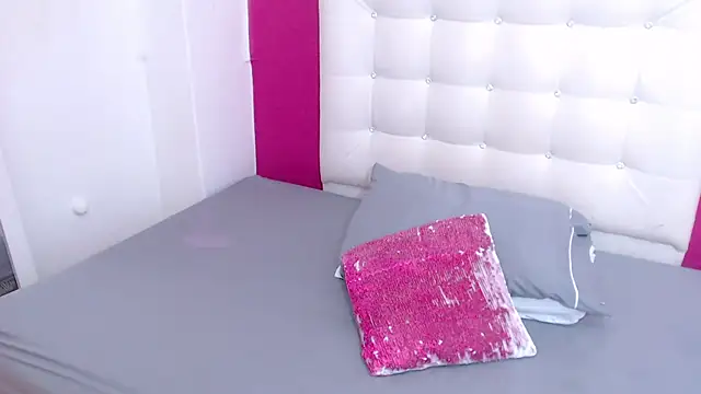 tinyy whore18 online show from March 22, 2025, 2:36 pm