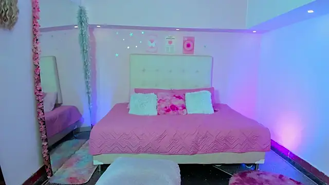 ScarlettDreamss7 online show from October 4, 2025, 1:47 am