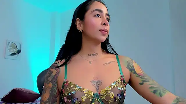 sophierooy22 online show from October 6, 2025, 12:30 am