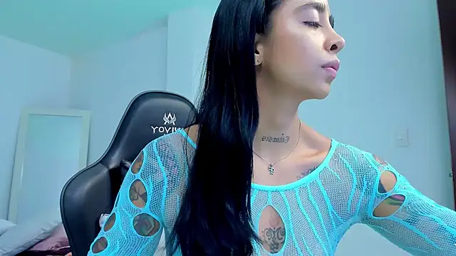 sophierooy22 online show from April 23, 2026, 2:30 pm