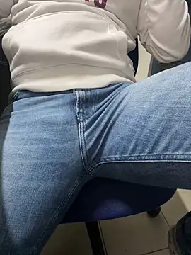 Greeneyes0820 online show from February 27, 2025, 12:02 pm