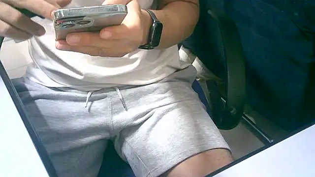 Greeneyes0820 online show from November 27, 2025, 9:17 pm