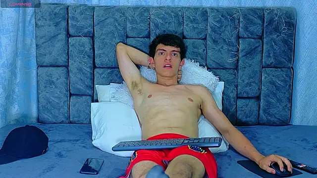Ricardo fernandez69 online show from May 19, 2026, 7:42 pm