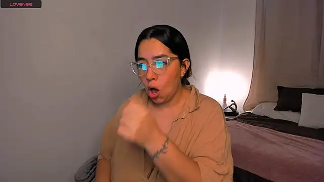 brithany olson25 online show from October 6, 2025, 12:57 pm