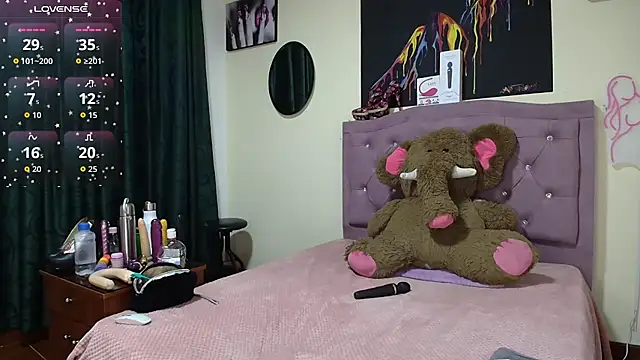 Emmie Hot online show from September 30, 2025, 12:10 pm