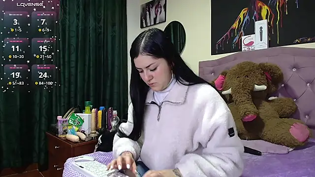 Emmie Hot online show from February 18, 2026, 12:12 pm