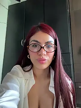 thompsonabella666 online show from May 24, 2026, 8:25 pm