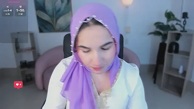 Ayha khalaf online show from October 29, 2025, 1:19 am