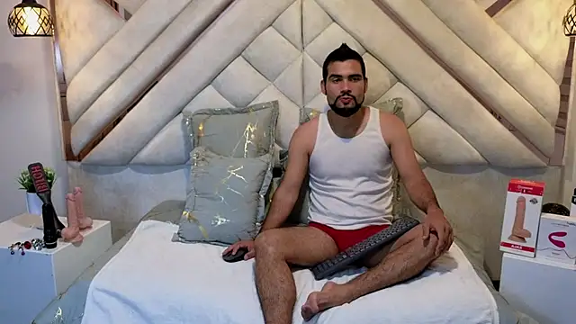 luxurycoupl online show from February 7, 2025, 3:34 am