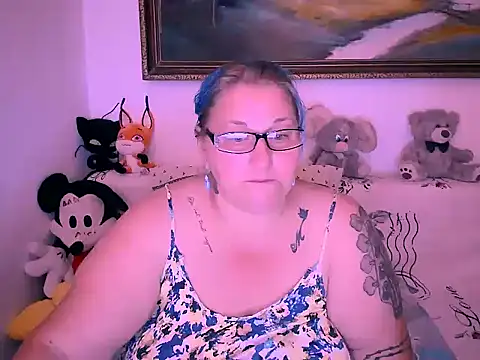 mayamayx online show from September 12, 2025, 7:36 pm