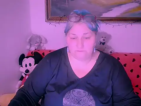 mayamayx online show from November 24, 2025, 9:14 pm