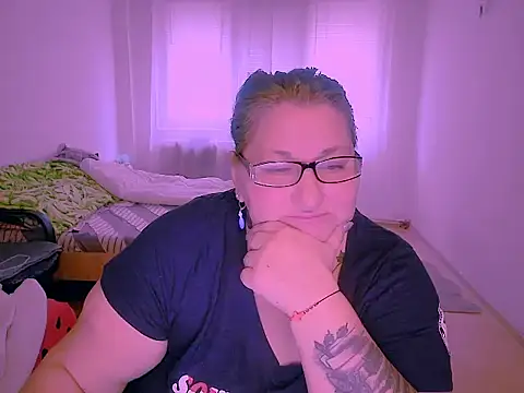 mayamayx online show from November 27, 2025, 10:06 am