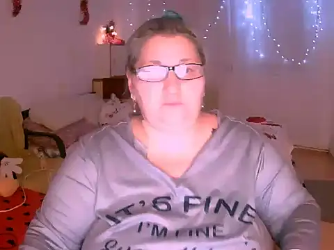 mayamayx online show from December 15, 2025, 7:51 pm