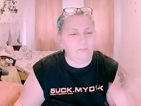 mayamayx online show from May 13, 2026, 3:53 pm