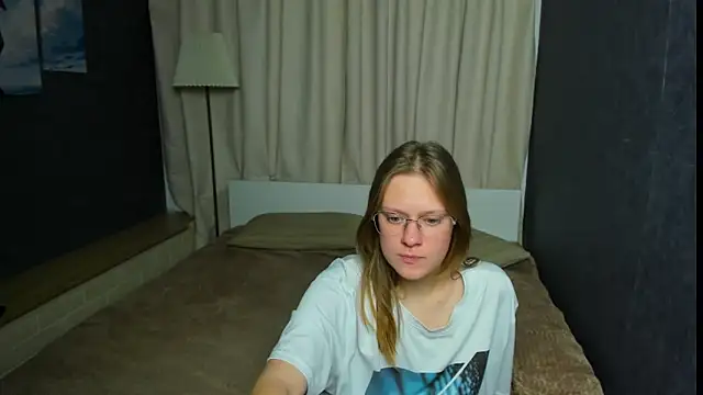 TessaSwans online show from January 30, 2025, 3:19 pm