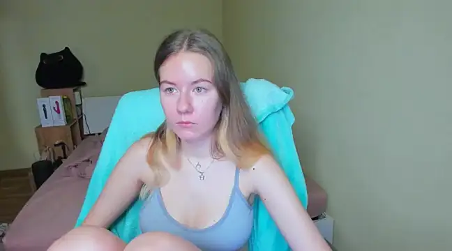 EmilyPaw online show from March 16, 2025, 7:37 am