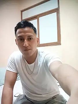 LuisMex1998 online show from July 5, 2026, 5:14 am