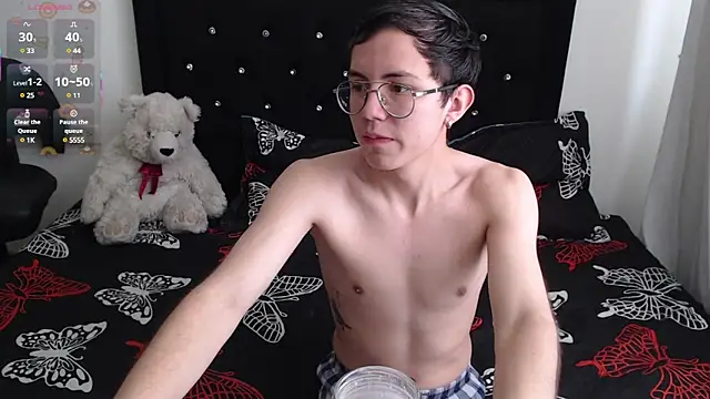 Tina 4 Charlie online show from March 5, 2025, 2:12 pm