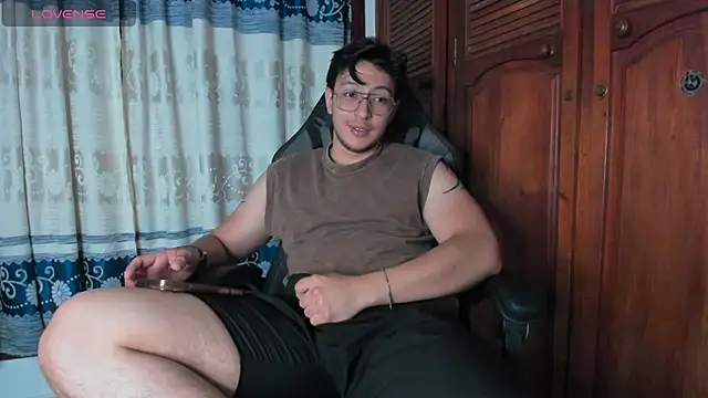Snapshot of Amon__ashford chatting on March 31, 2026, 3:52 am Amon ashford online show from March 31, 2026, 3:52 am