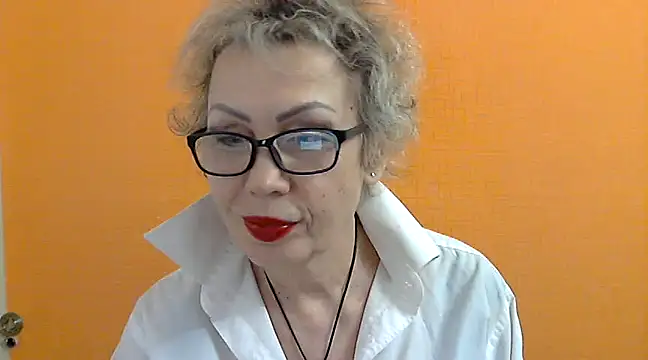 NessyJenixs online show from March 9, 2025, 5:39 pm