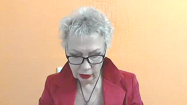 NessyJenixs online show from October 24, 2025, 1:18 pm