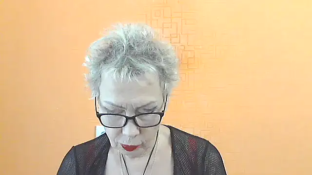 NessyJenixs online show from October 28, 2025, 7:01 am
