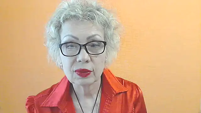 NessyJenixs online show from May 18, 2026, 1:06 pm
