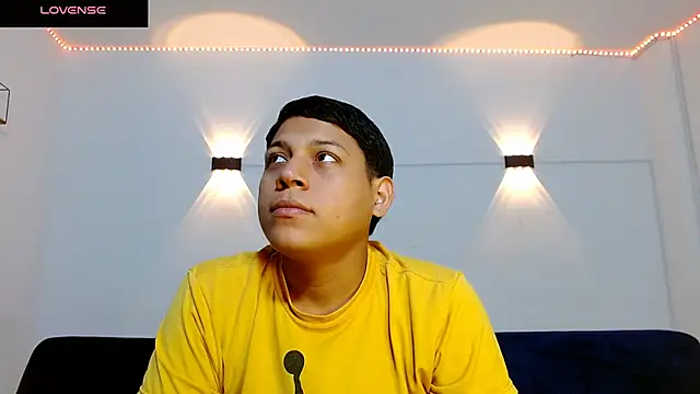 Tylerdrdn online show from November 26, 2025, 7:15 pm