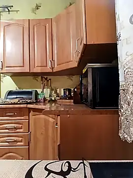 Laura Kiss online show from March 17, 2026, 4:10 pm