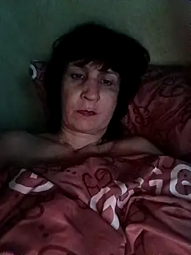 Laura Kiss online show from April 21, 2026, 9:39 pm