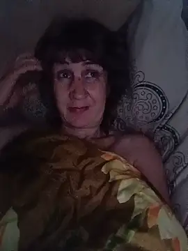 Laura Kiss online show from June 1, 2026, 8:10 pm