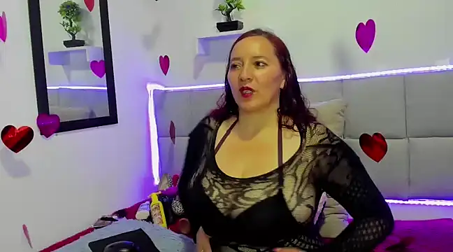 Madisson Housse online show from February 22, 2025, 10:52 pm