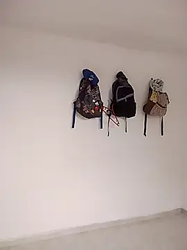 Morenalatina-hotsex online show from March 3, 2026, 8:59 pm