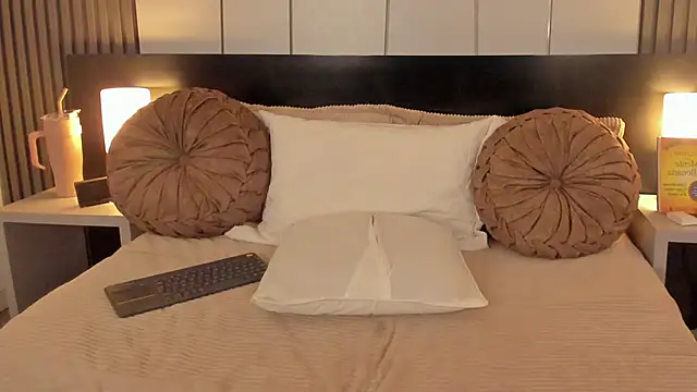 fiorella paris online show from September 12, 2025, 3:50 am