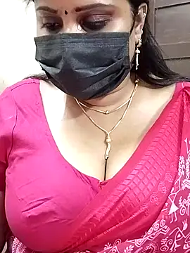 Queenflowerr online show from February 14, 2025, 10:28 am