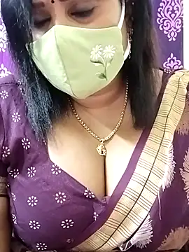 Queenflowerr online show from October 16, 2025, 7:26 pm