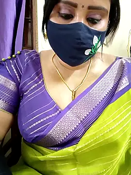 Queenflowerr online show from March 14, 2026, 7:08 pm