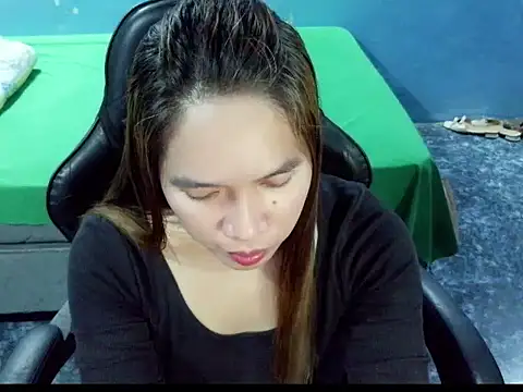 Asianpinaybeauty yam007 online show from April 18, 2026, 3:21 am