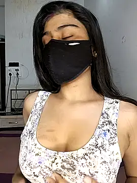 Love-N online show from December 17, 2025, 10:27 pm