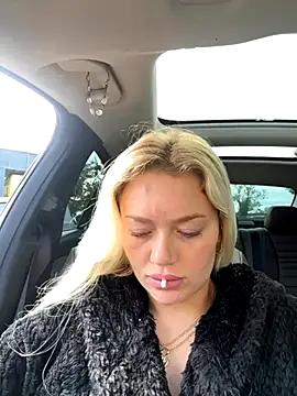 blissdimicco online show from October 21, 2025, 9:10 am